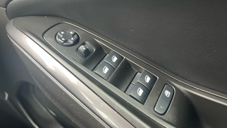 Vauxhall Grandland X 1.2 Turbo SRi Nav 5dr Auto Petrol Hatchback